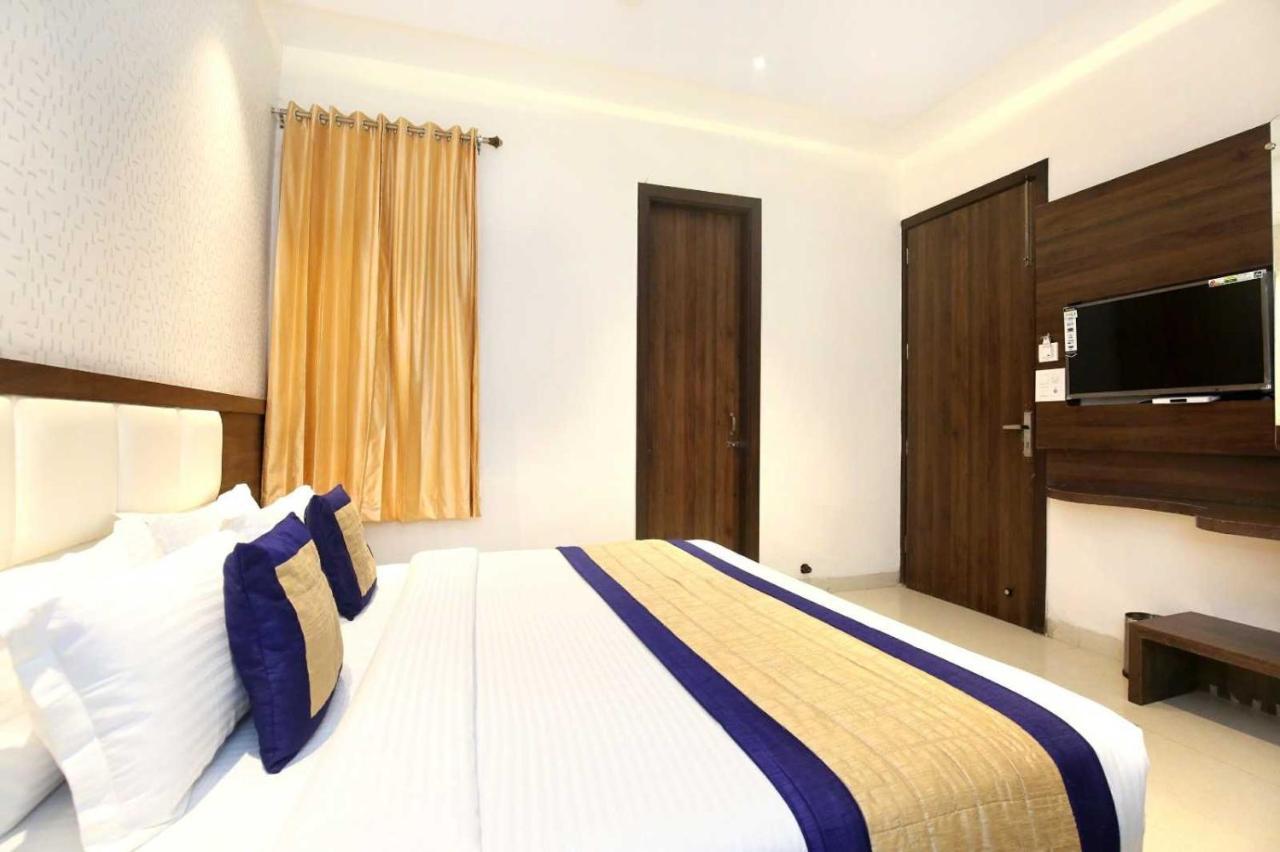 Hotel O Grand Star Amritsar Exterior photo